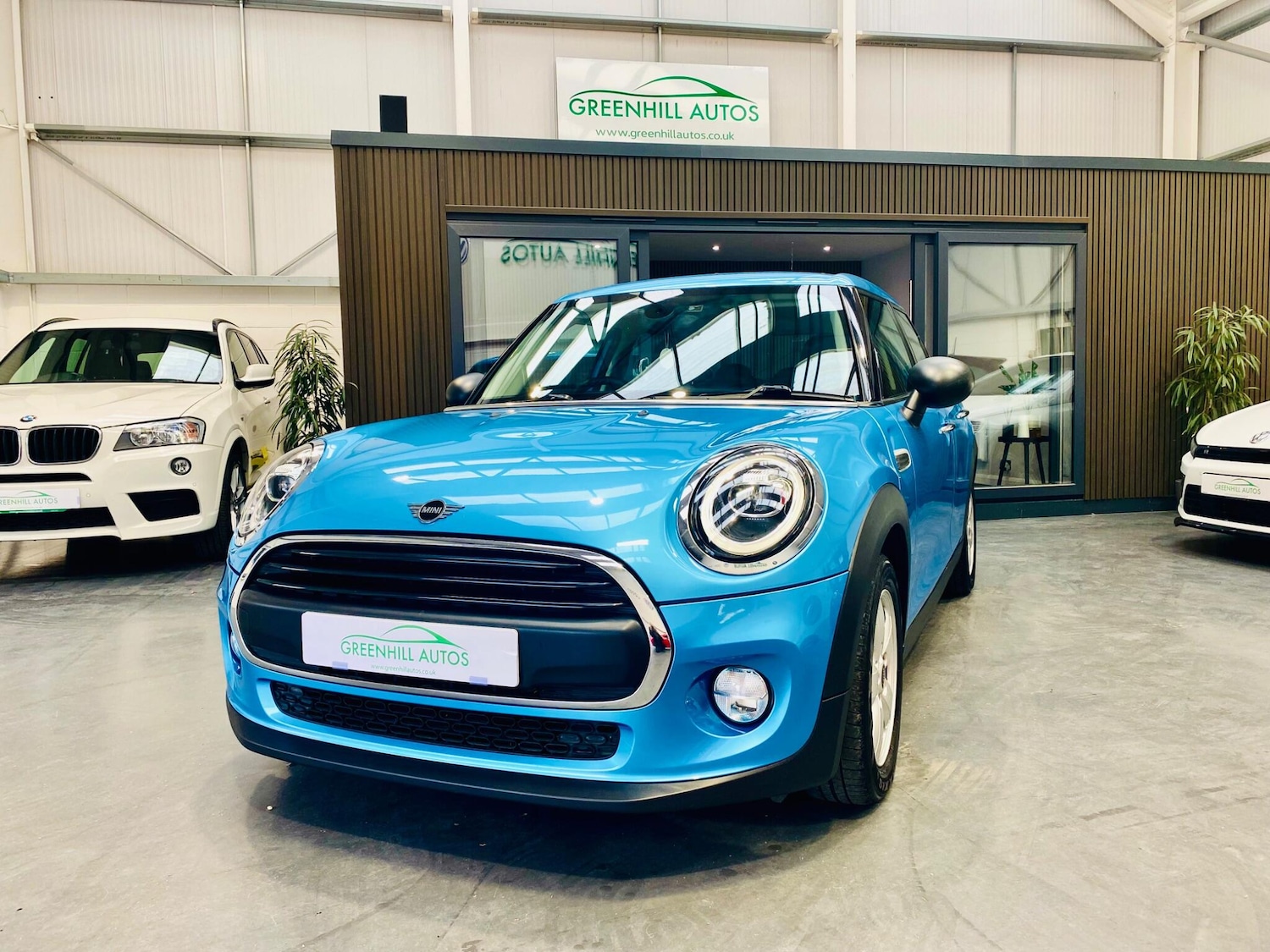 Used MINI Hatch 2018 for sale - 76214113: Photo 1