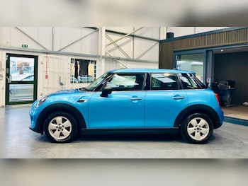Used MINI Hatch 2018 for sale - 76214113: Photo 2