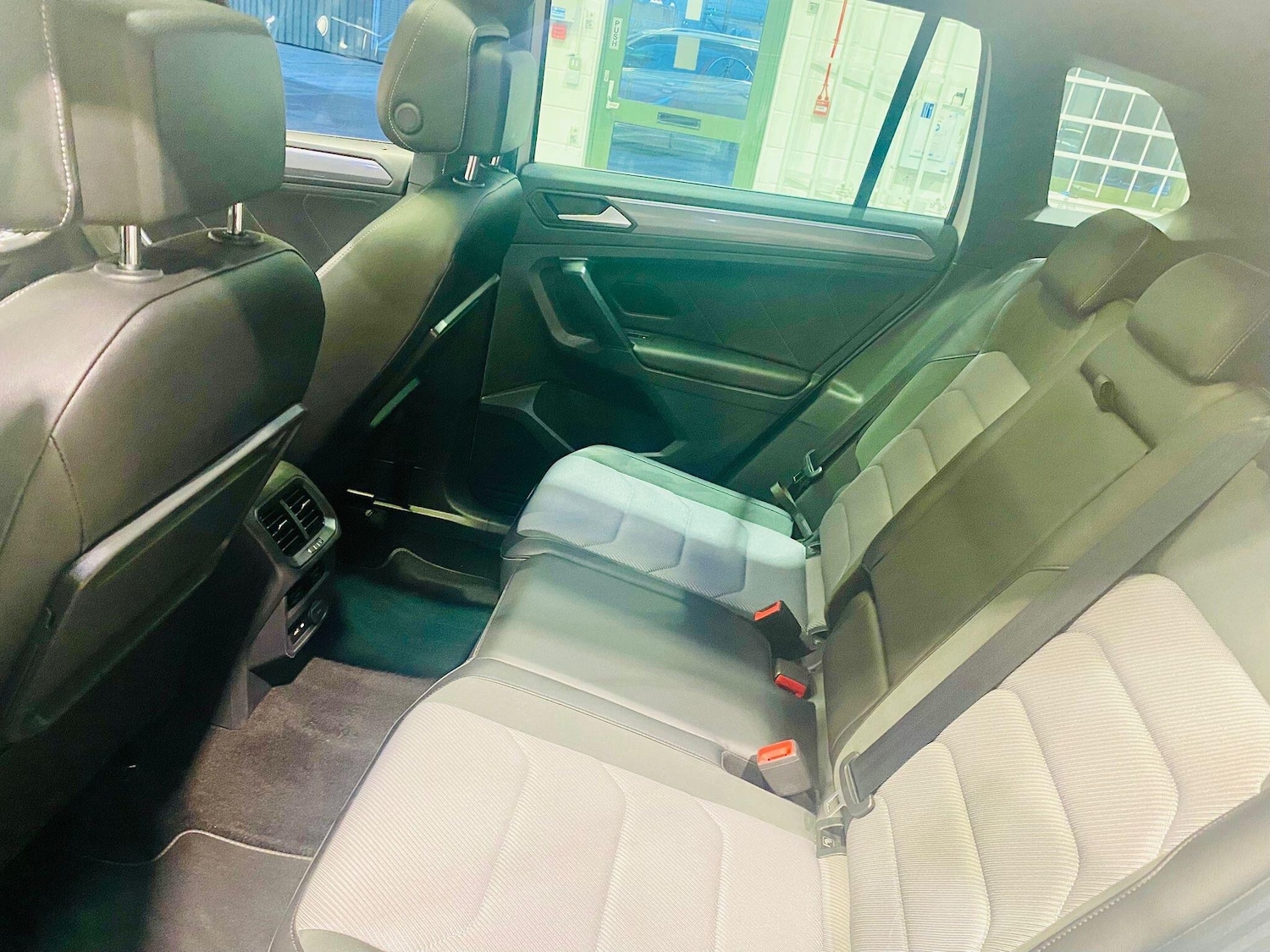 Used Volkswagen Tiguan 2018 for sale - 77120039: Photo 12