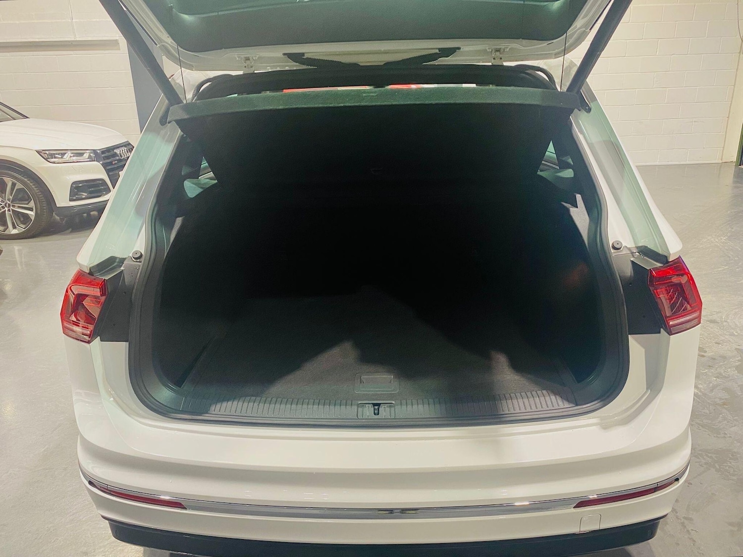 Used Volkswagen Tiguan 2018 for sale - 77120039: Photo 20