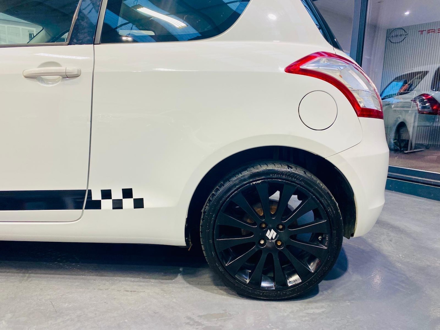 Used Suzuki Swift 2015 for sale - 77040753: Photo 25