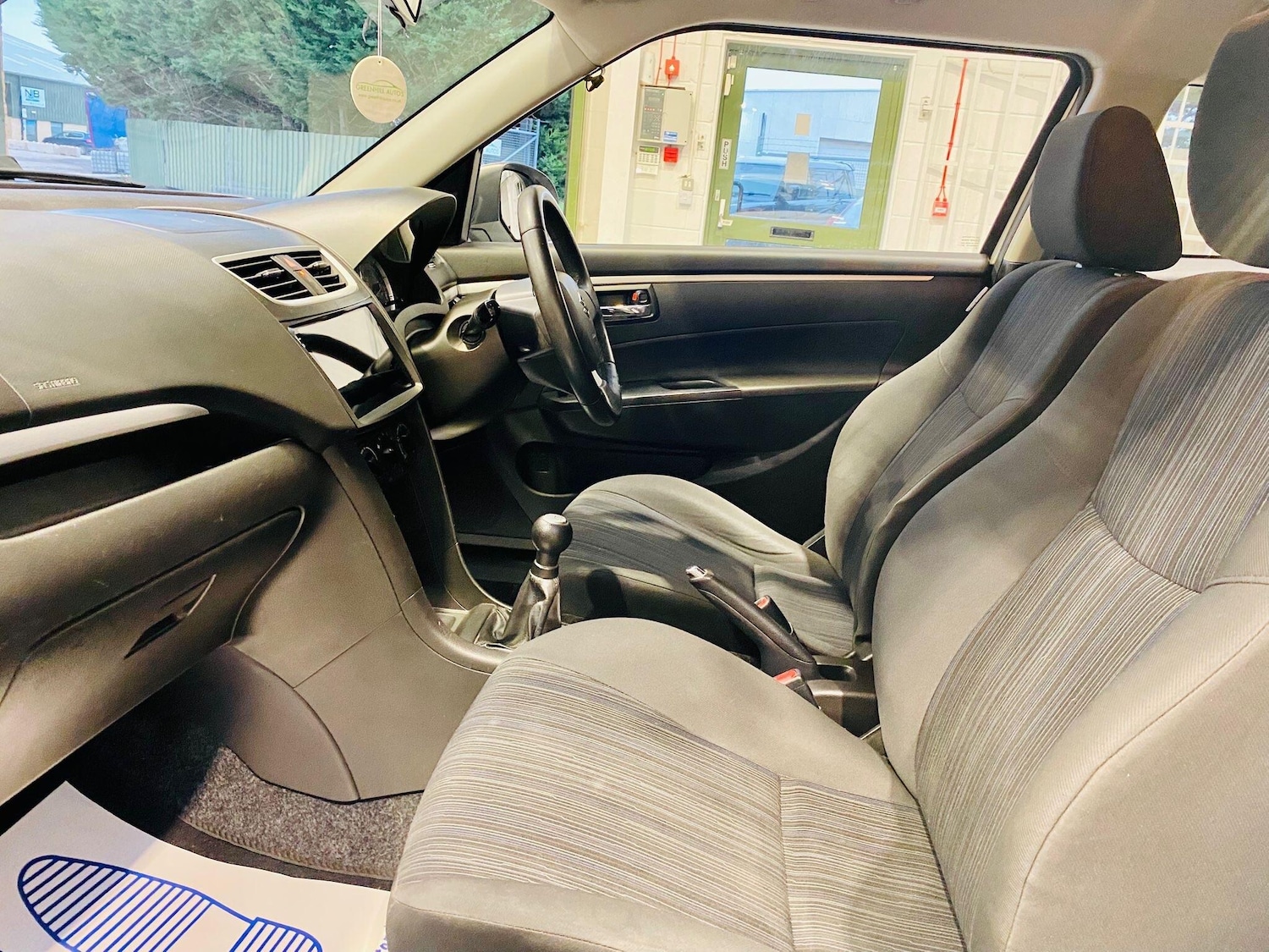 Used Suzuki Swift 2015 for sale - 77040753: Photo 32