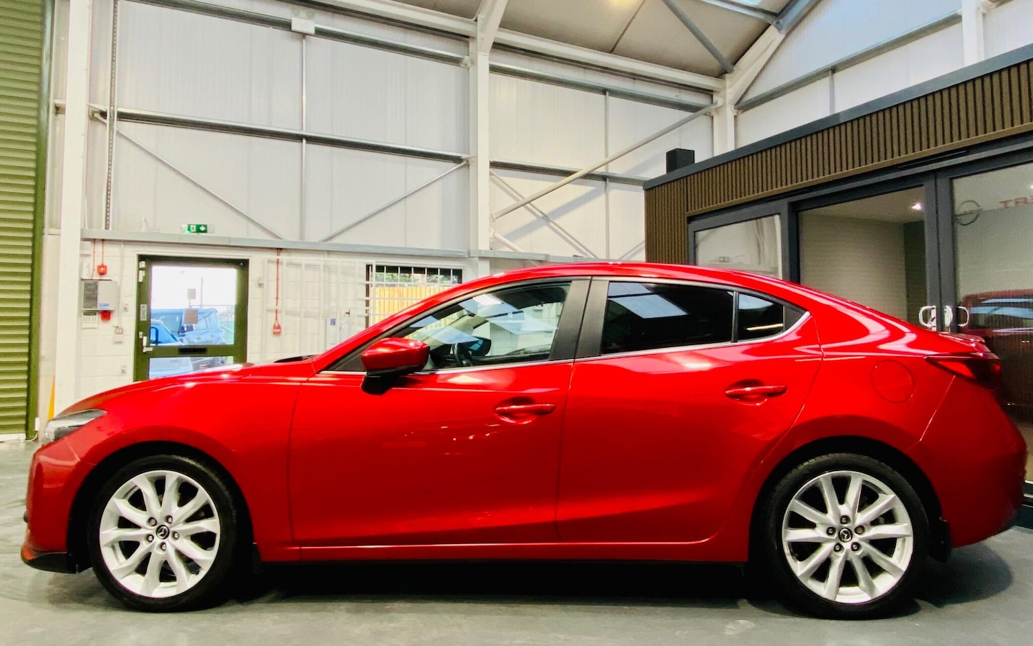 Used Mazda Mazda3 2018 for sale - 76572535: Photo 2