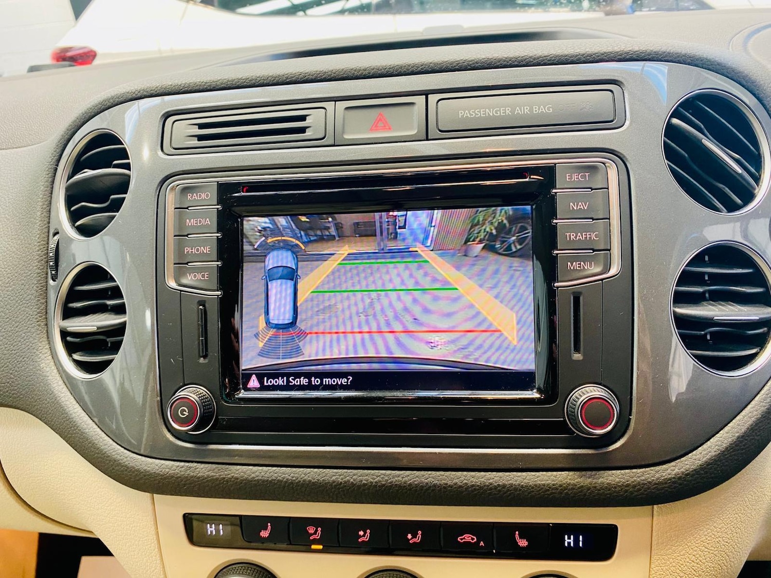 Used Volkswagen Tiguan 2015 for sale - 76898767: Photo 30