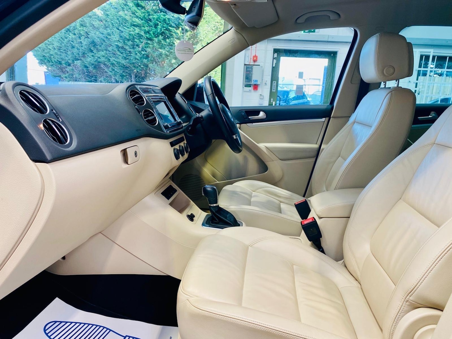 Used Volkswagen Tiguan 2015 for sale - 76898767: Photo 33