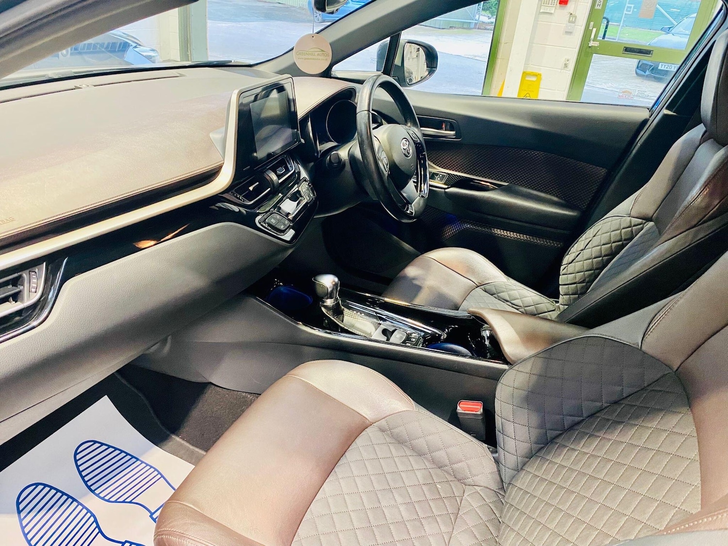 Used Toyota C-HR 2018 for sale - 77345652: Photo 10