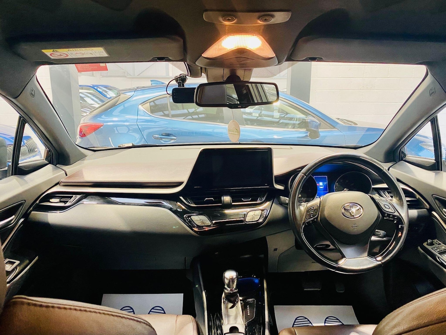 Used Toyota C-HR 2018 for sale - 77345652: Photo 11