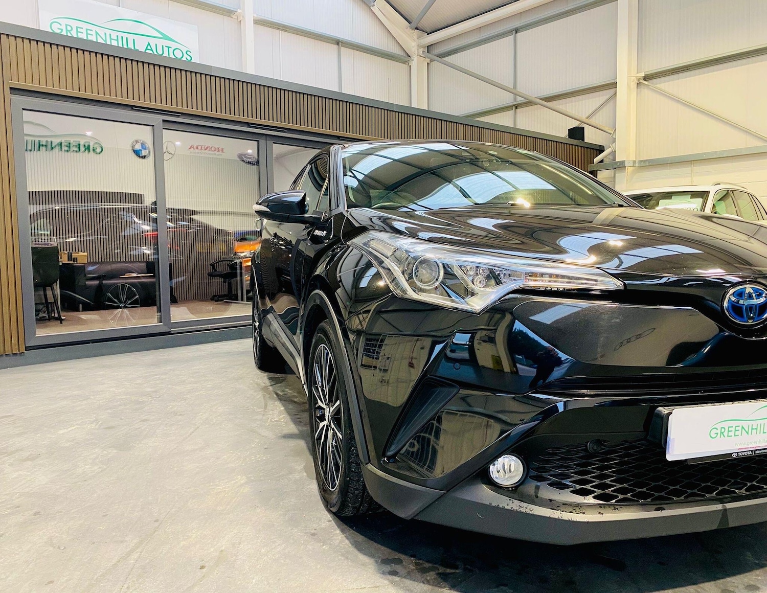 Used Toyota C-HR 2018 for sale - 77345652: Photo 18