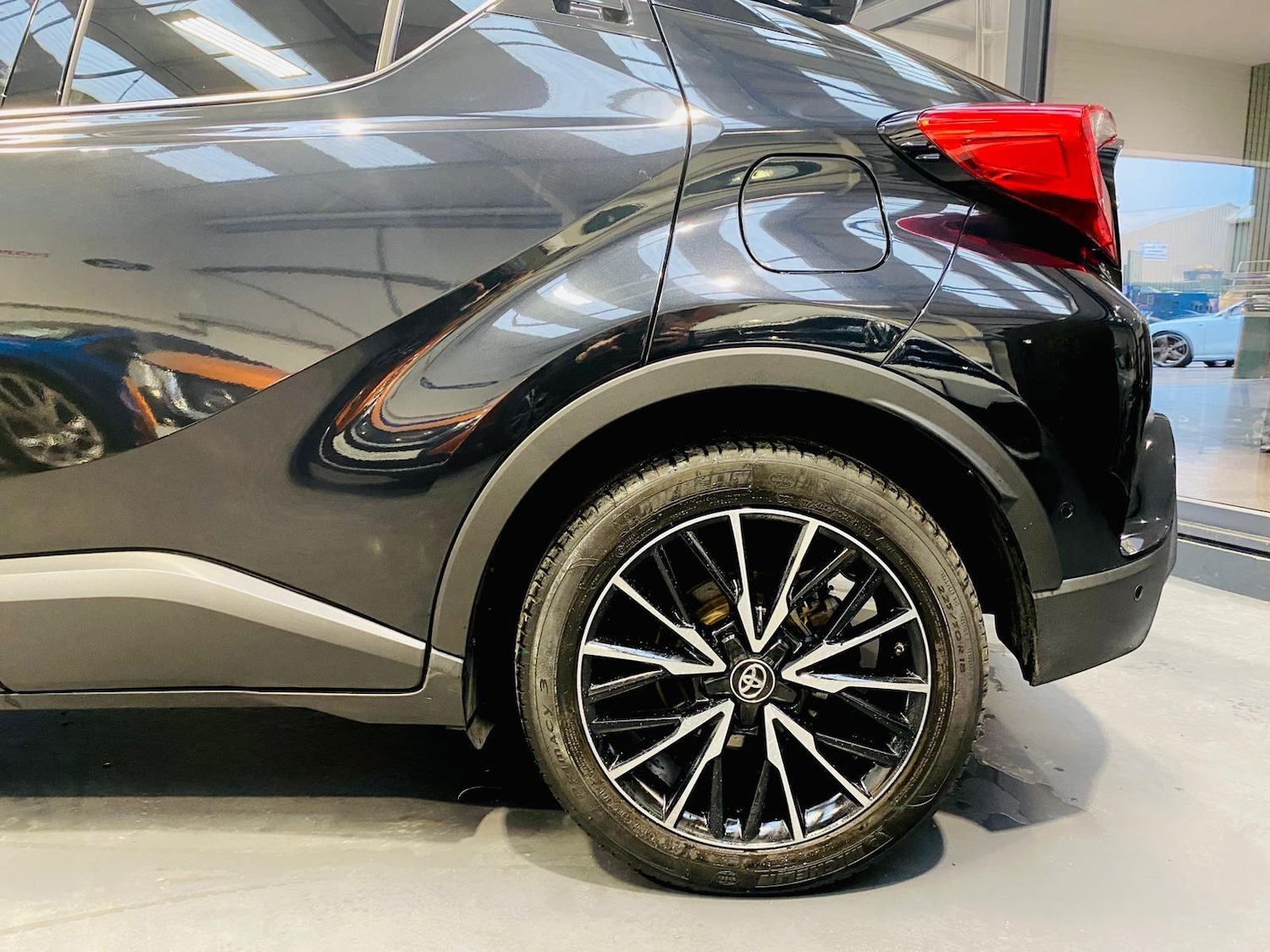 Used Toyota C-HR 2018 for sale - 77345652: Photo 25