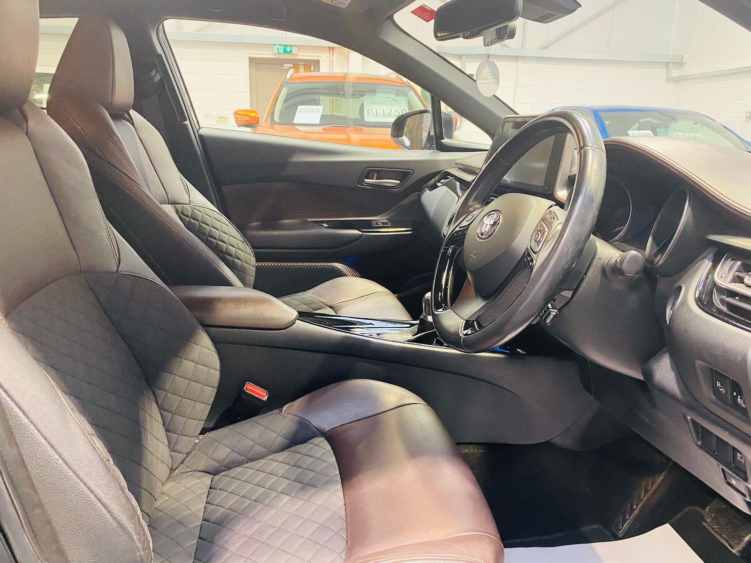 Used Toyota C-HR 2018 for sale - 77345652: Photo 32