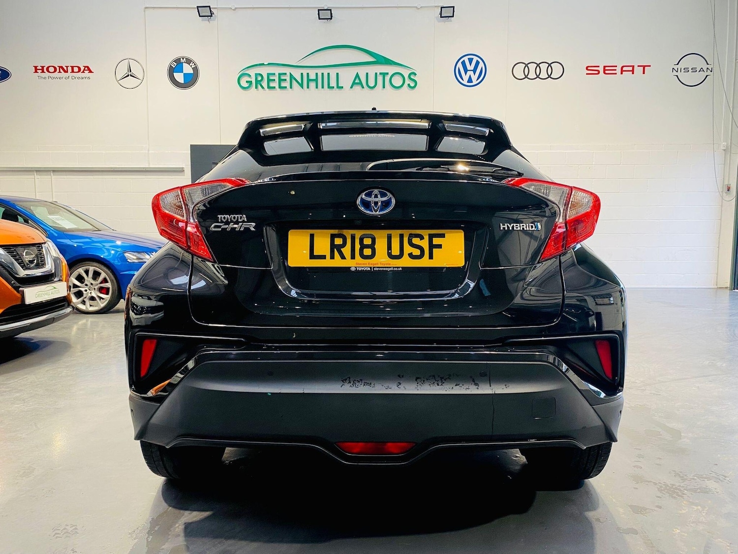 Used Toyota C-HR 2018 for sale - 77345652: Photo 4