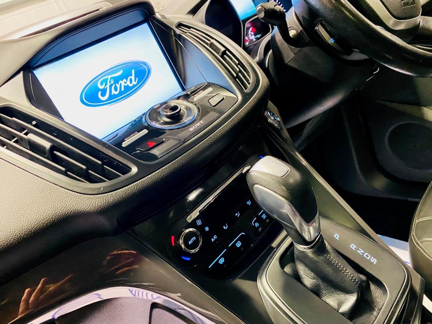 Used Ford Kuga 2015 for sale - 76440546: Photo 14