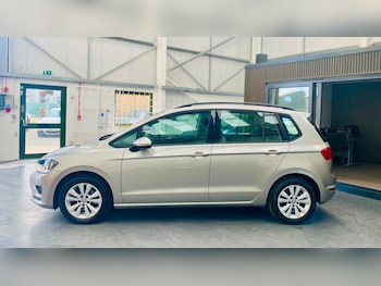 Used Volkswagen Golf SV 2017 for sale - 79279832: Photo
