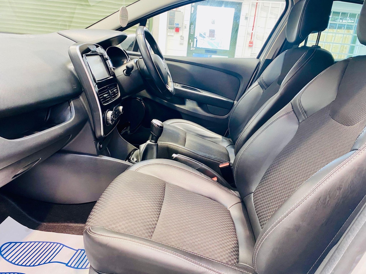 Used Renault Clio 2018 for sale - 77266832: Photo 30