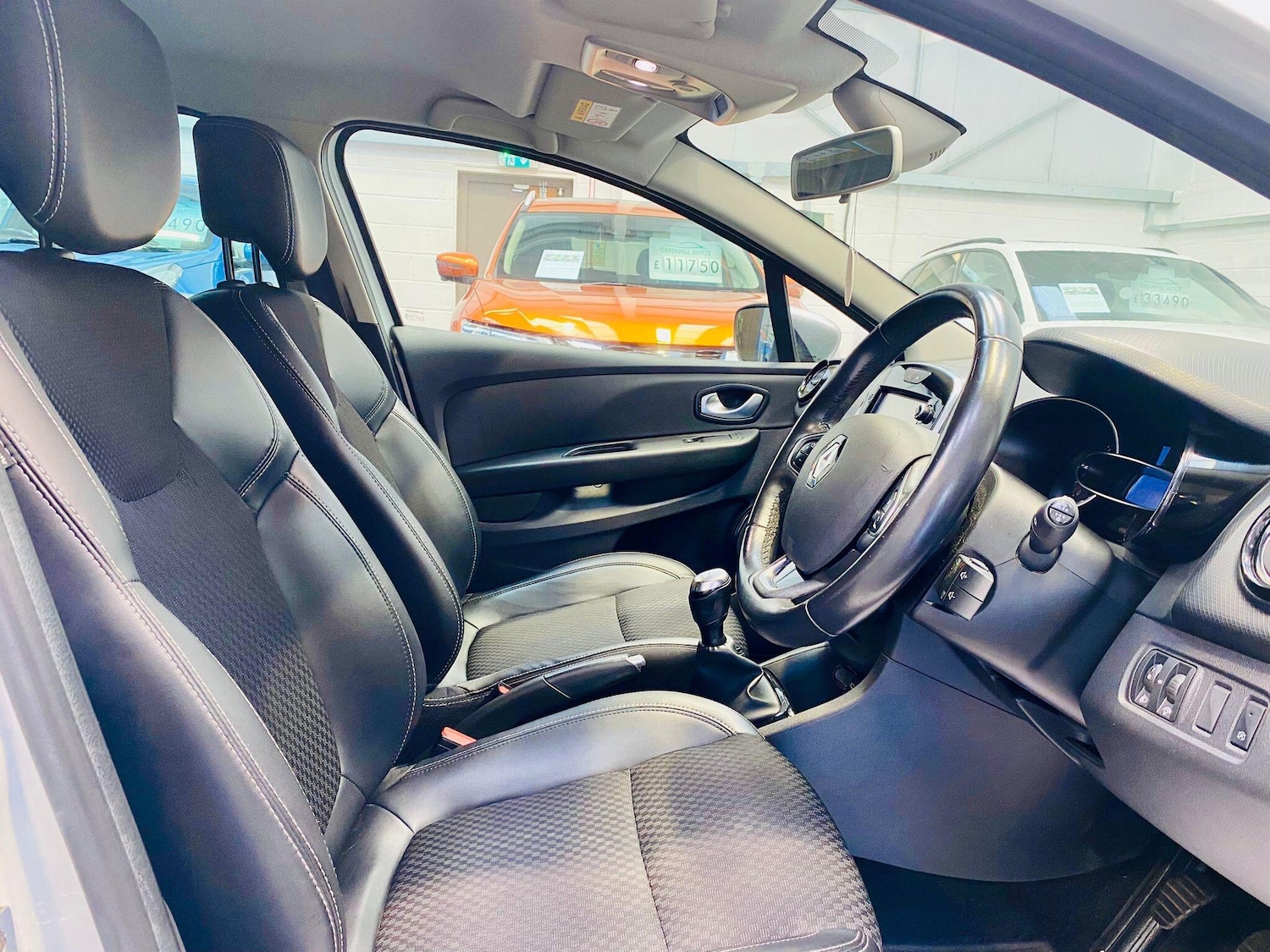 Used Renault Clio 2018 for sale - 77266832: Photo 32