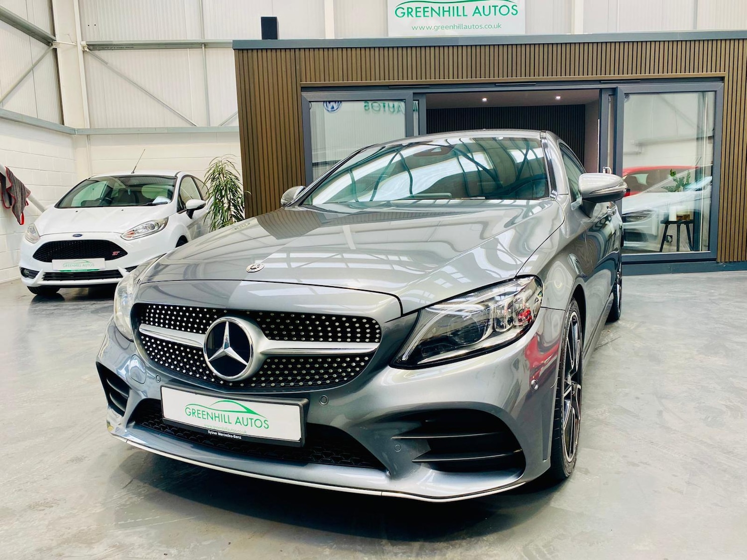 Used Mercedes-Benz C Class 2019 for sale - 76425625: Photo 1