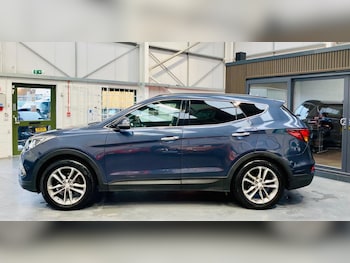 Used Hyundai Santa Fe 2017 for sale - 77511382: Photo