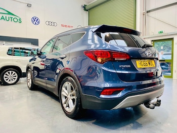 Used Hyundai Santa Fe 2017 for sale - 77511382: Photo