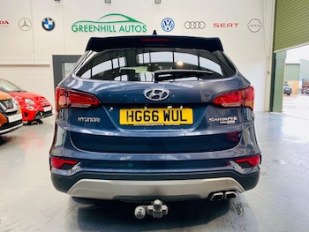 Used Hyundai Santa Fe 2017 for sale - 77511382: Photo