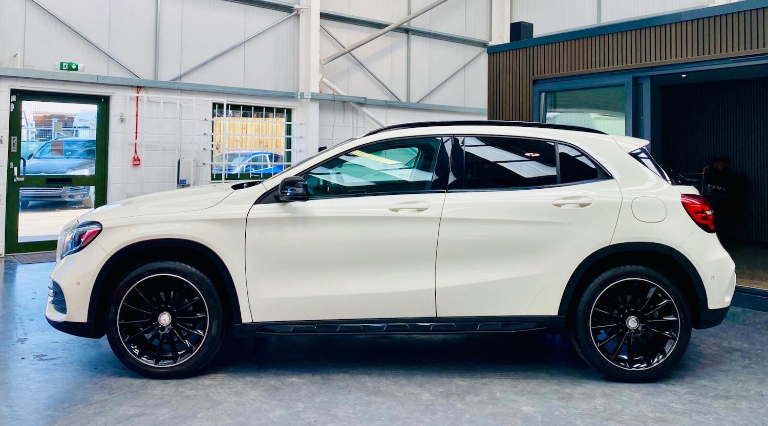 Used Mercedes-Benz GLA 2017 for sale - 76138169: Photo 2