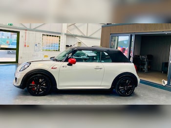 Used MINI Convertible 2020 for sale - 79532428: Photo