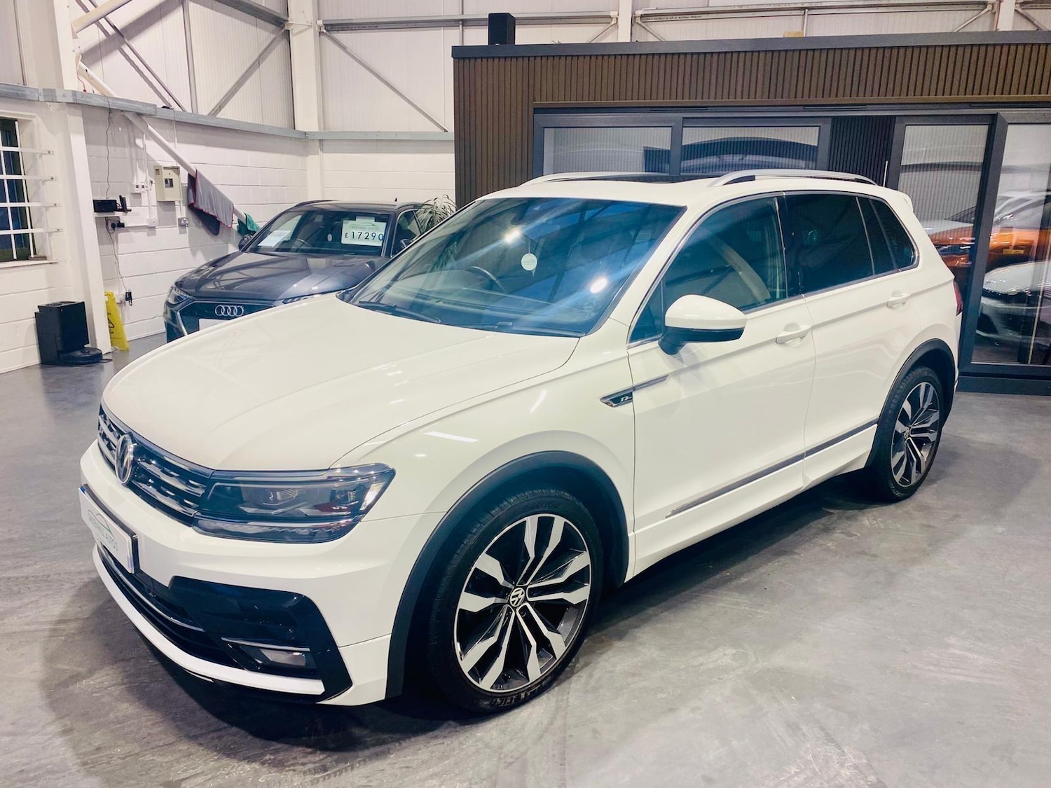 Used Volkswagen Tiguan 2018 for sale - 77523788: Photo 14