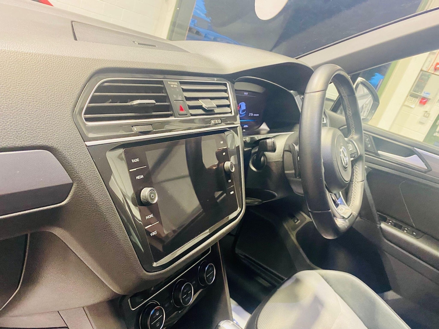 Used Volkswagen Tiguan 2018 for sale - 77523788: Photo 33