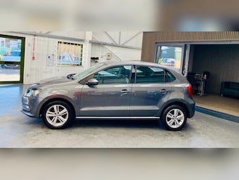 Used Volkswagen Polo 2016 for sale - 78442472: Photo