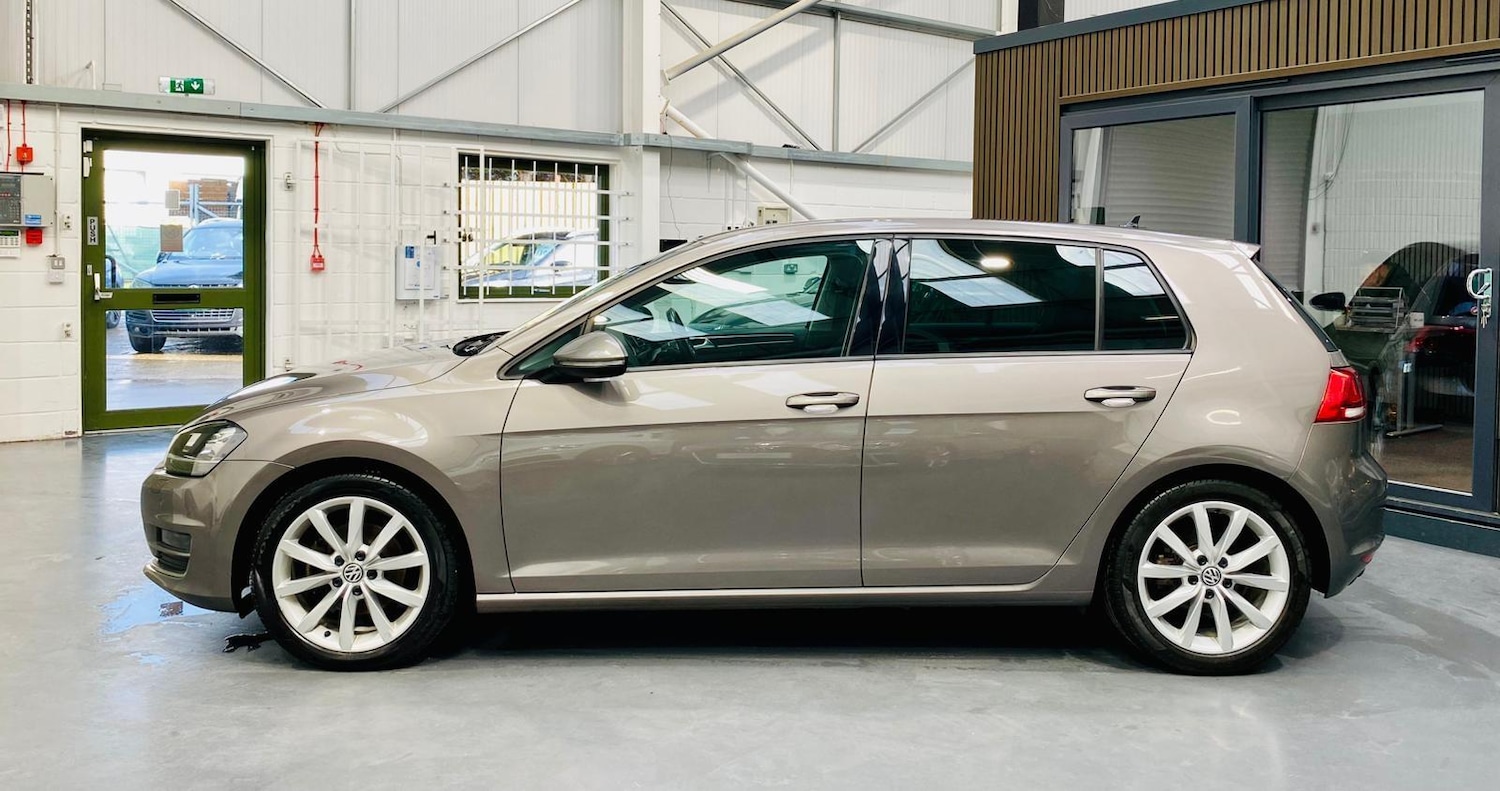 Used Volkswagen Golf 2013 for sale - 76899607: Photo 2