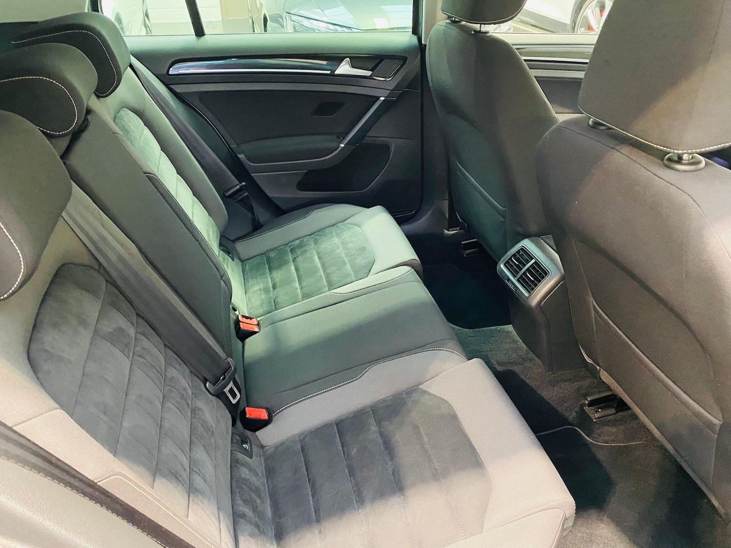 Used Volkswagen Golf 2013 for sale - 76899607: Photo 32