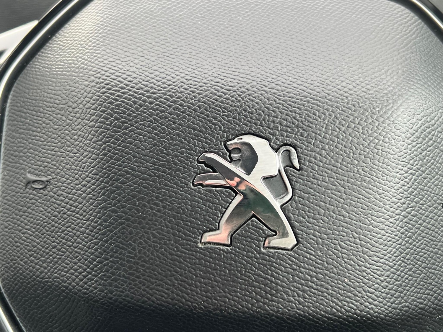 Used Peugeot 5008 2022 for sale - 77853838: Photo 37