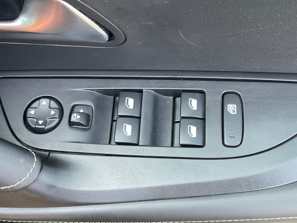 Used Peugeot 2008 2022 for sale - 74888456: Photo 36