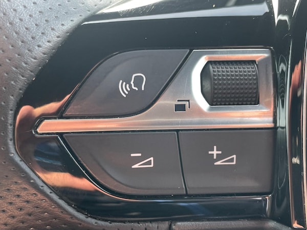 Used Peugeot 2008 2022 for sale - 74888456: Photo 39