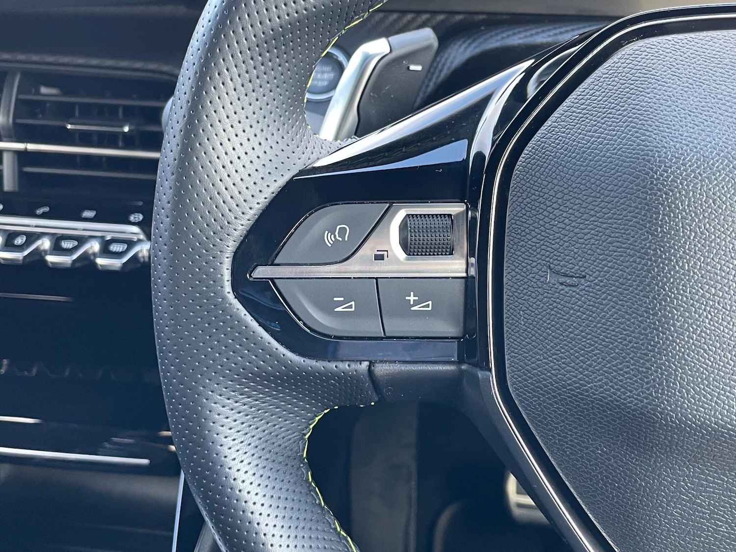 Used Peugeot 2008 2022 for sale - 76701616: Photo 43