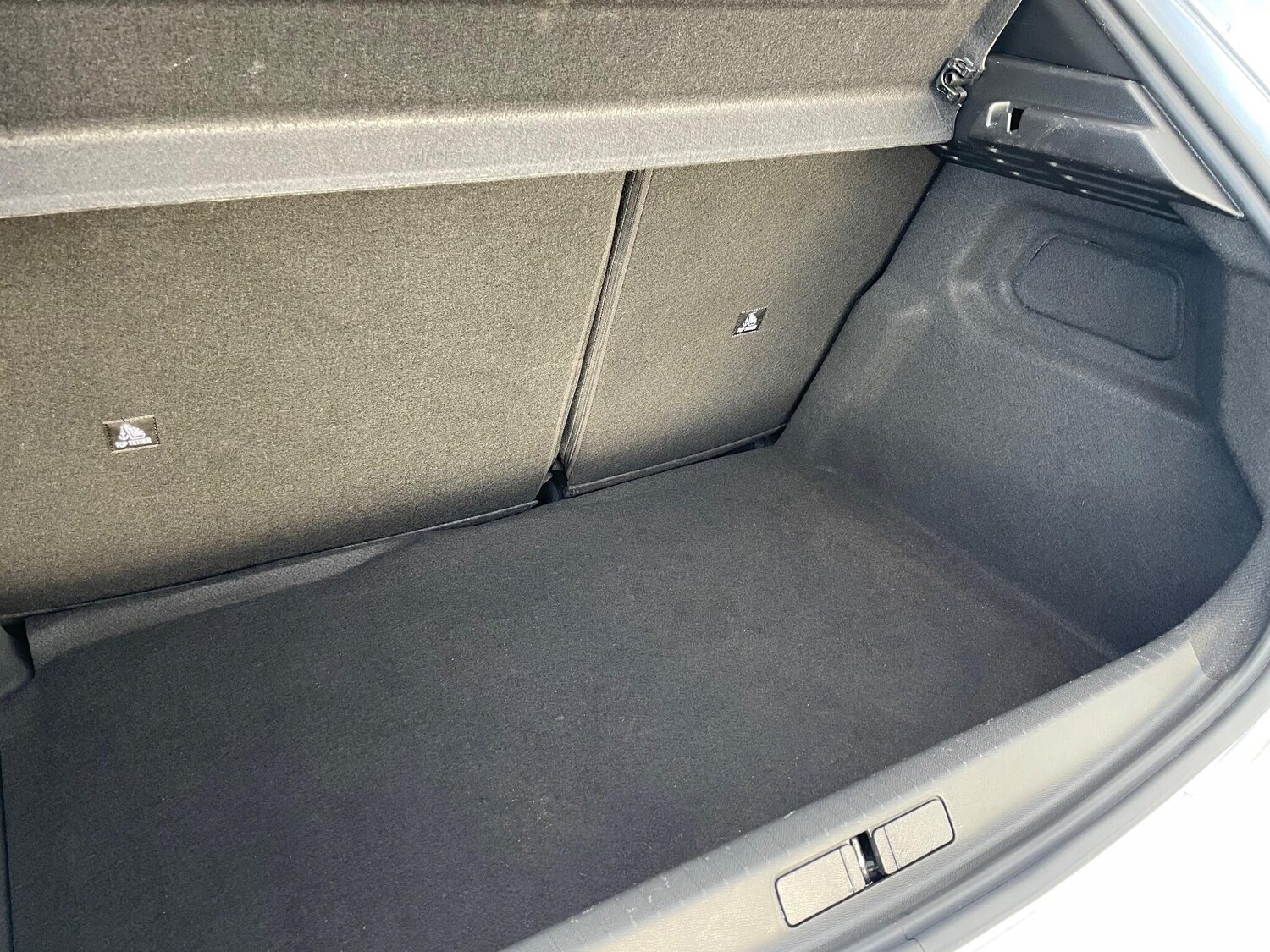 Used Peugeot E-208 2023 for sale - 76786701: Photo 33