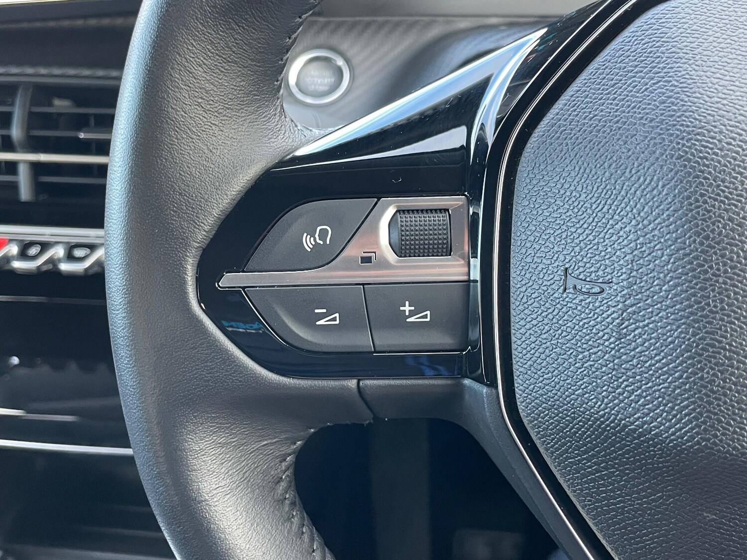 Used Peugeot E-208 2023 for sale - 76786701: Photo 39