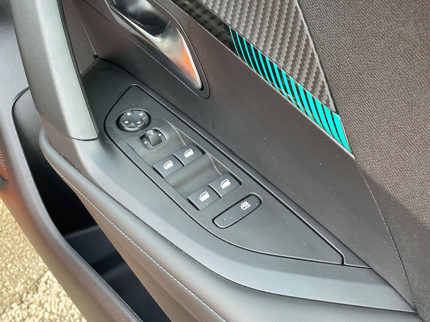 Used Peugeot 2008 2023 for sale - 76246845: Photo 34