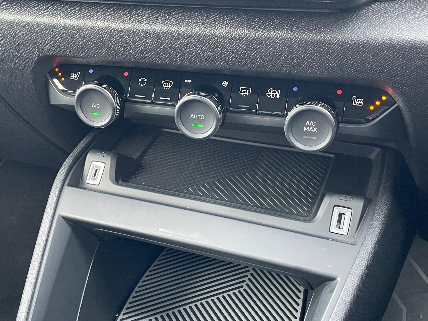 Used Citroen e-C4 2025 for sale - 77081647: Photo 55