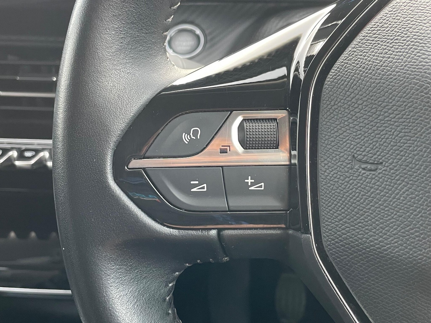 Used Peugeot 2008 2020 for sale - 76633466: Photo 42