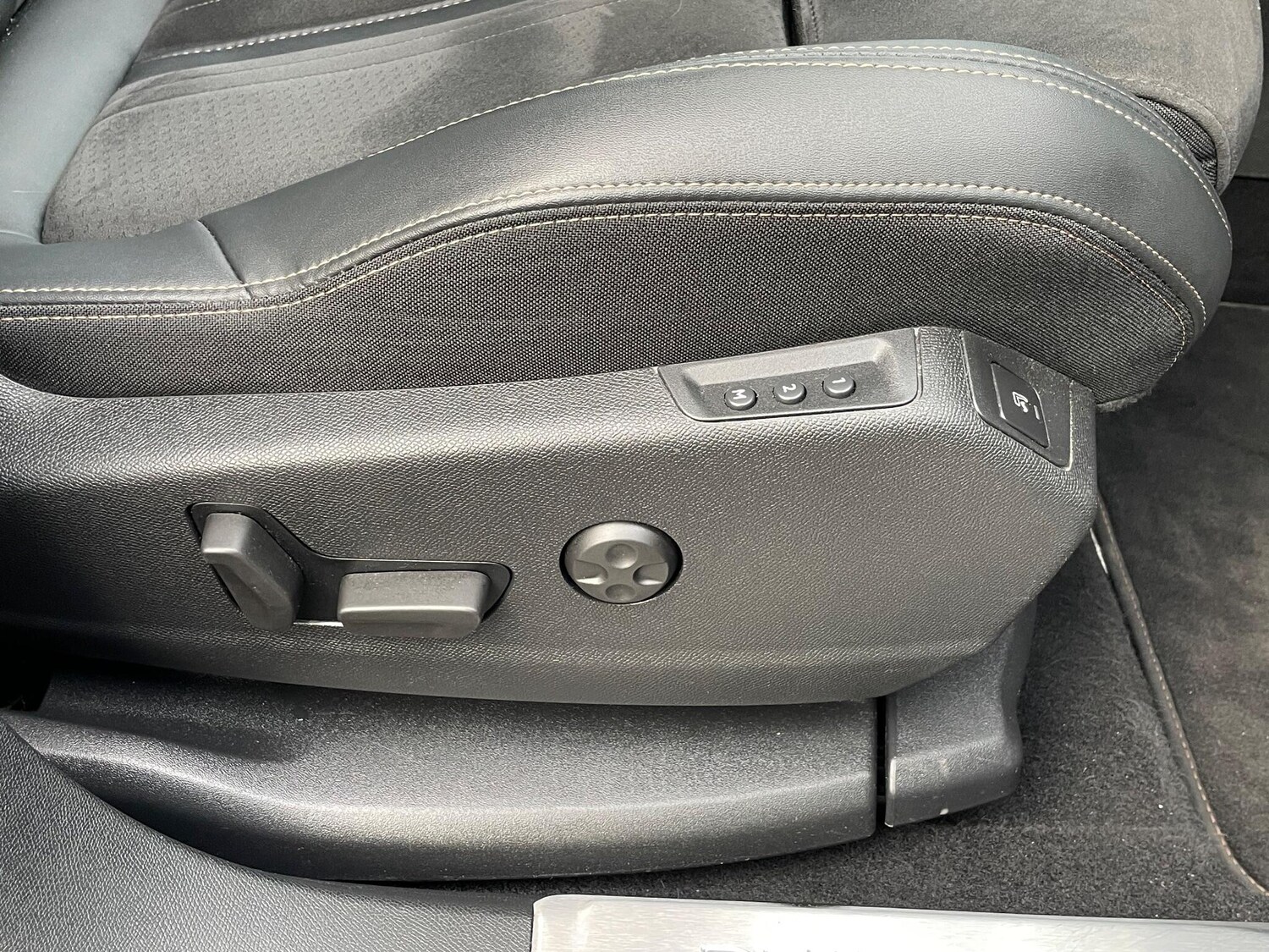 Used Peugeot 3008 2021 for sale - 76584360: Photo 38