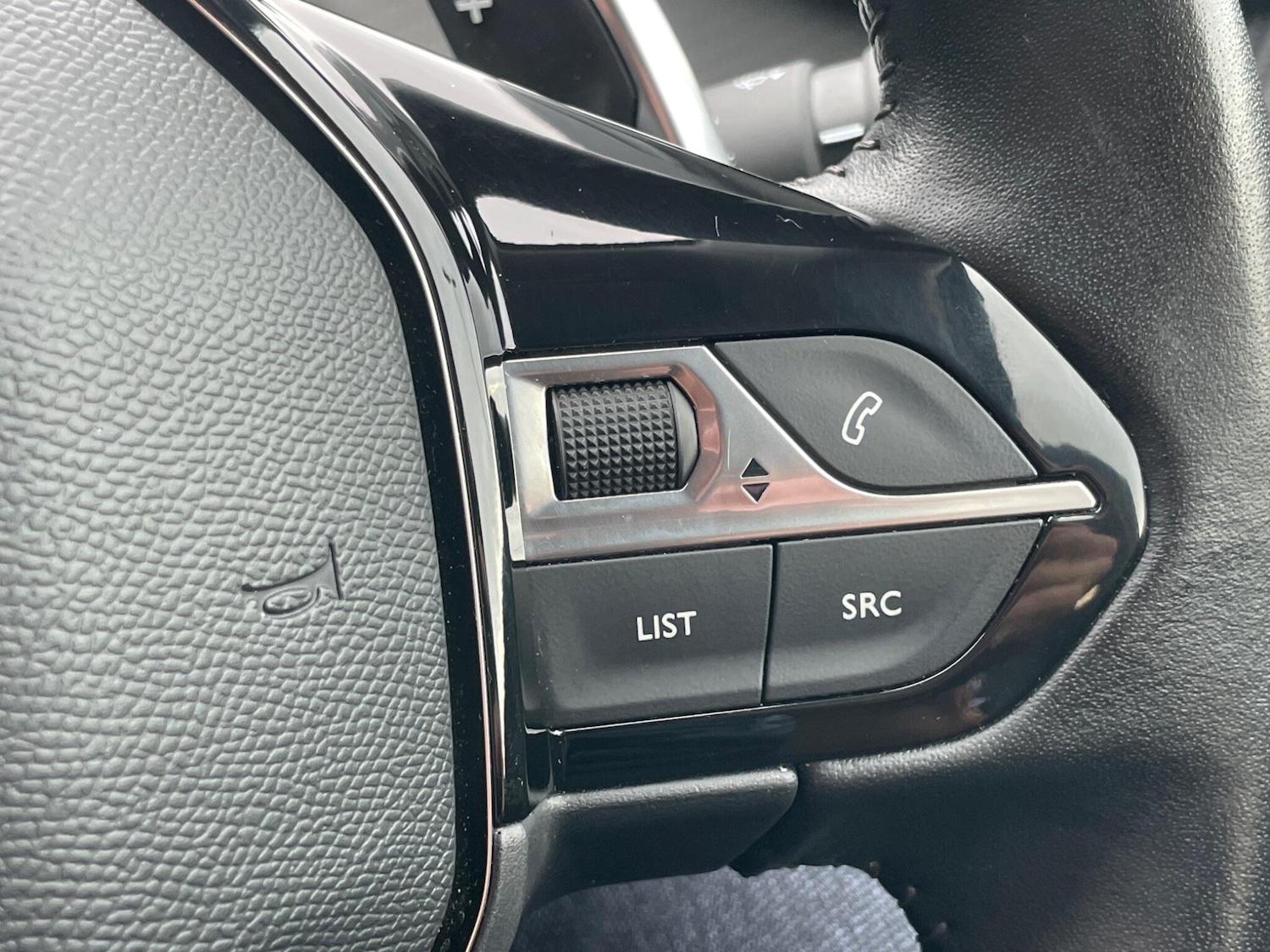 Used Peugeot 2008 2021 for sale - 76409224: Photo 38