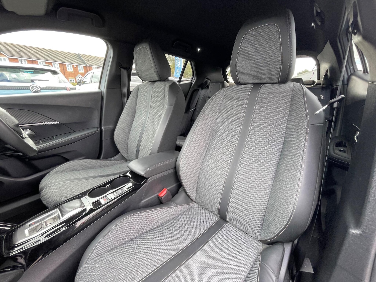 Used Peugeot 2008 2023 for sale - 76041771: Photo 60
