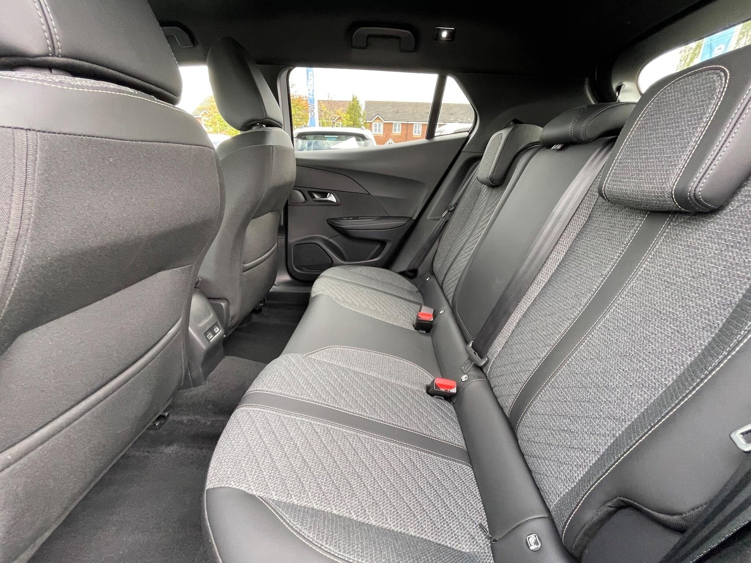 Used Peugeot 2008 2023 for sale - 76041771: Photo 61