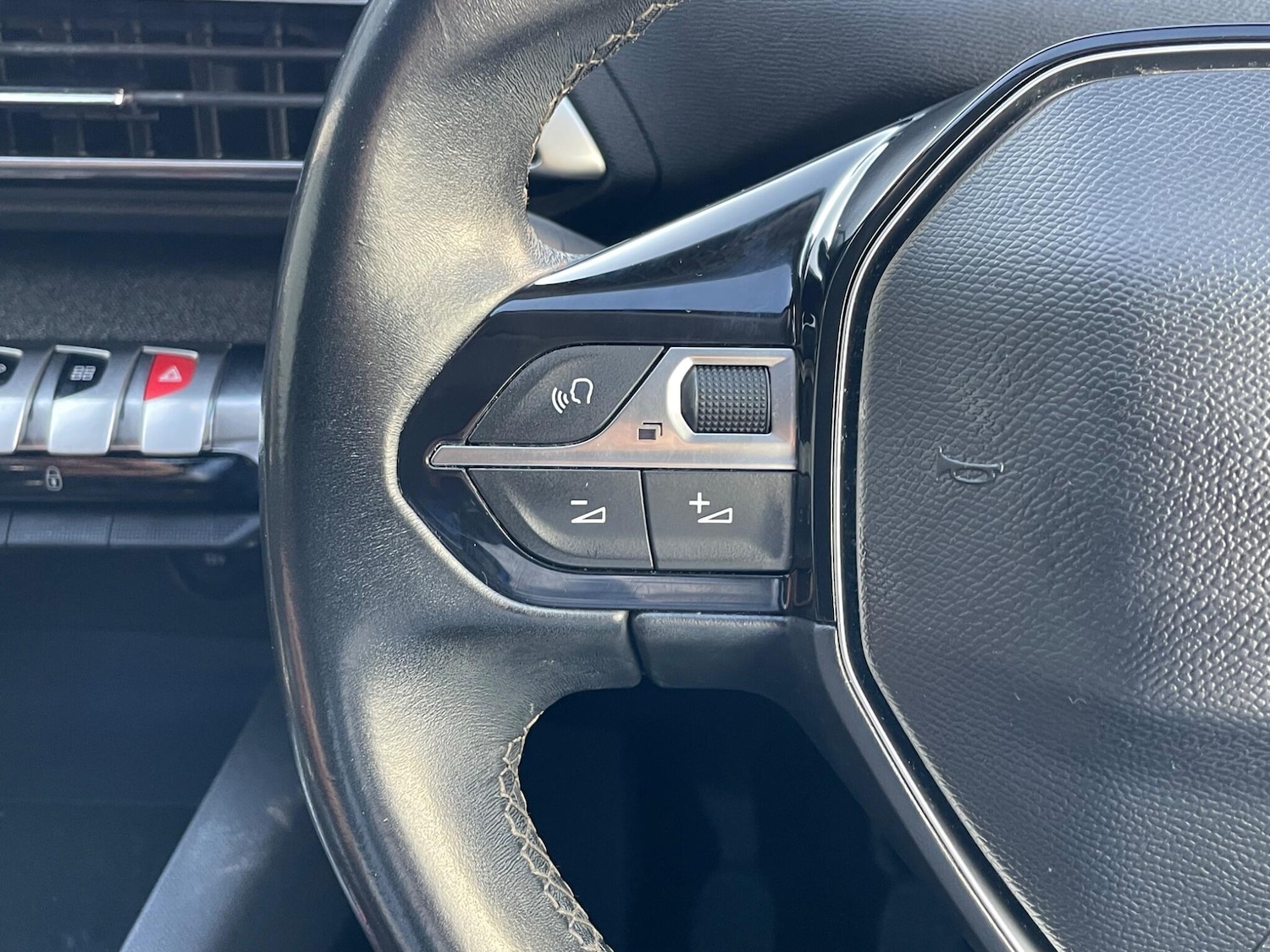 Used Peugeot 3008 2022 for sale - 77279020: Photo 42