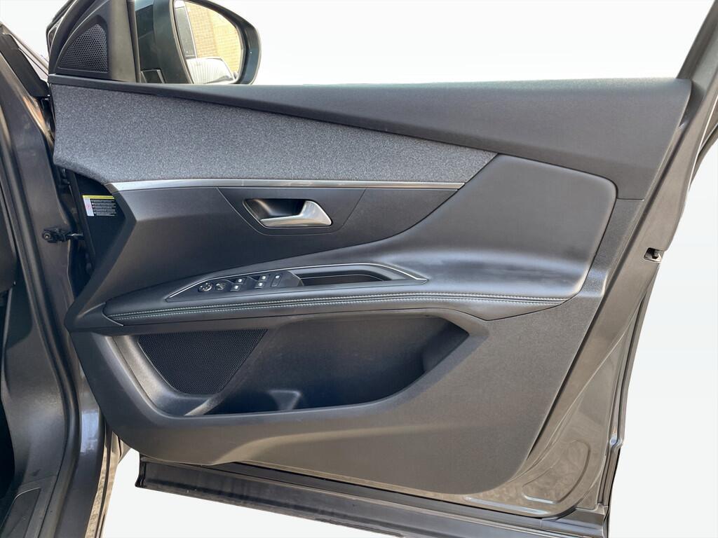 Used Peugeot 3008 2022 for sale - 77279020: Photo 8