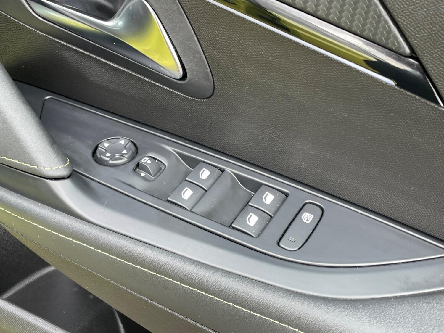 Used Peugeot E-208 2024 for sale - 75769235: Photo 36