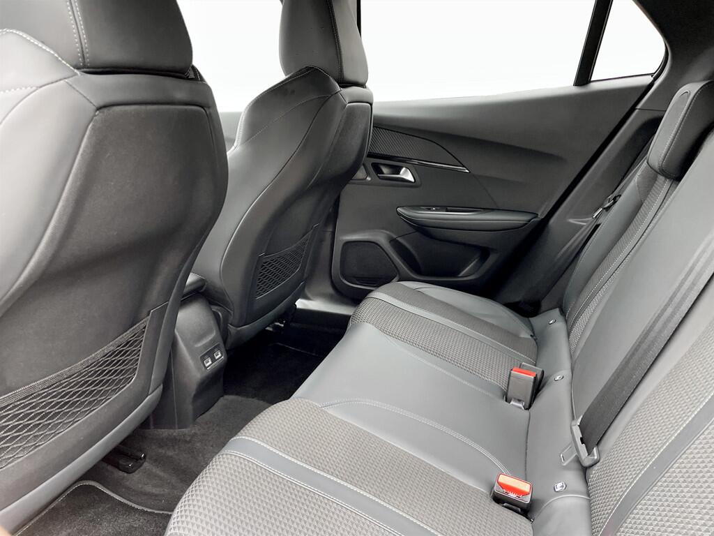 Used Peugeot E-2008 2022 for sale - 77203127: Photo 16