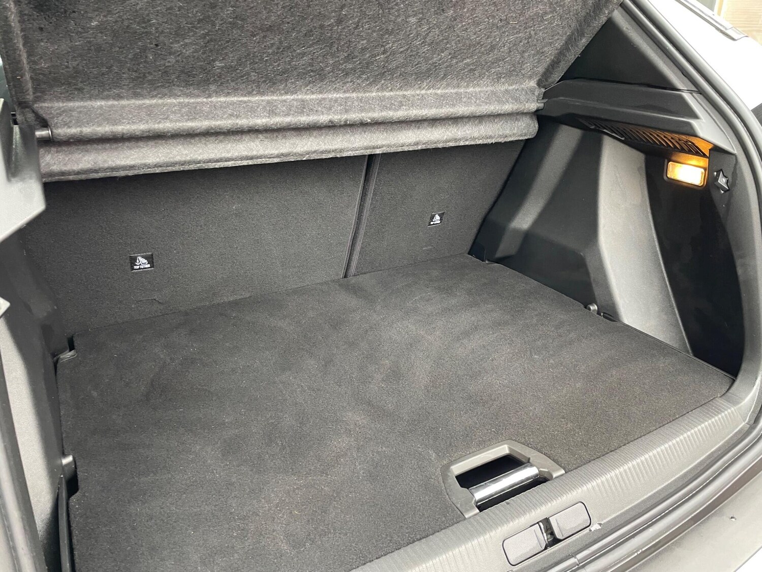 Used Peugeot E-2008 2022 for sale - 77203127: Photo 33