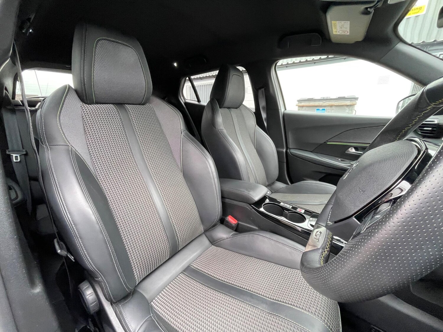 Used Peugeot E-2008 2022 for sale - 77203127: Photo 35