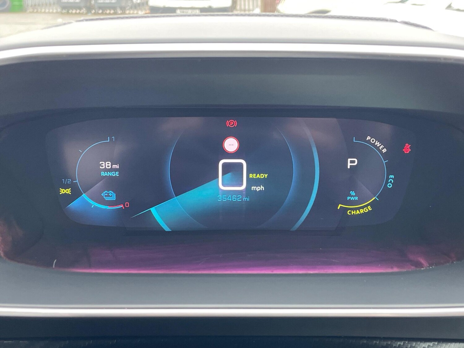 Used Peugeot E-2008 2022 for sale - 77203127: Photo 38